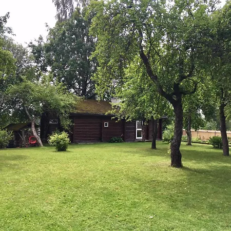 Tammiste Puhkemaja * Pärnu